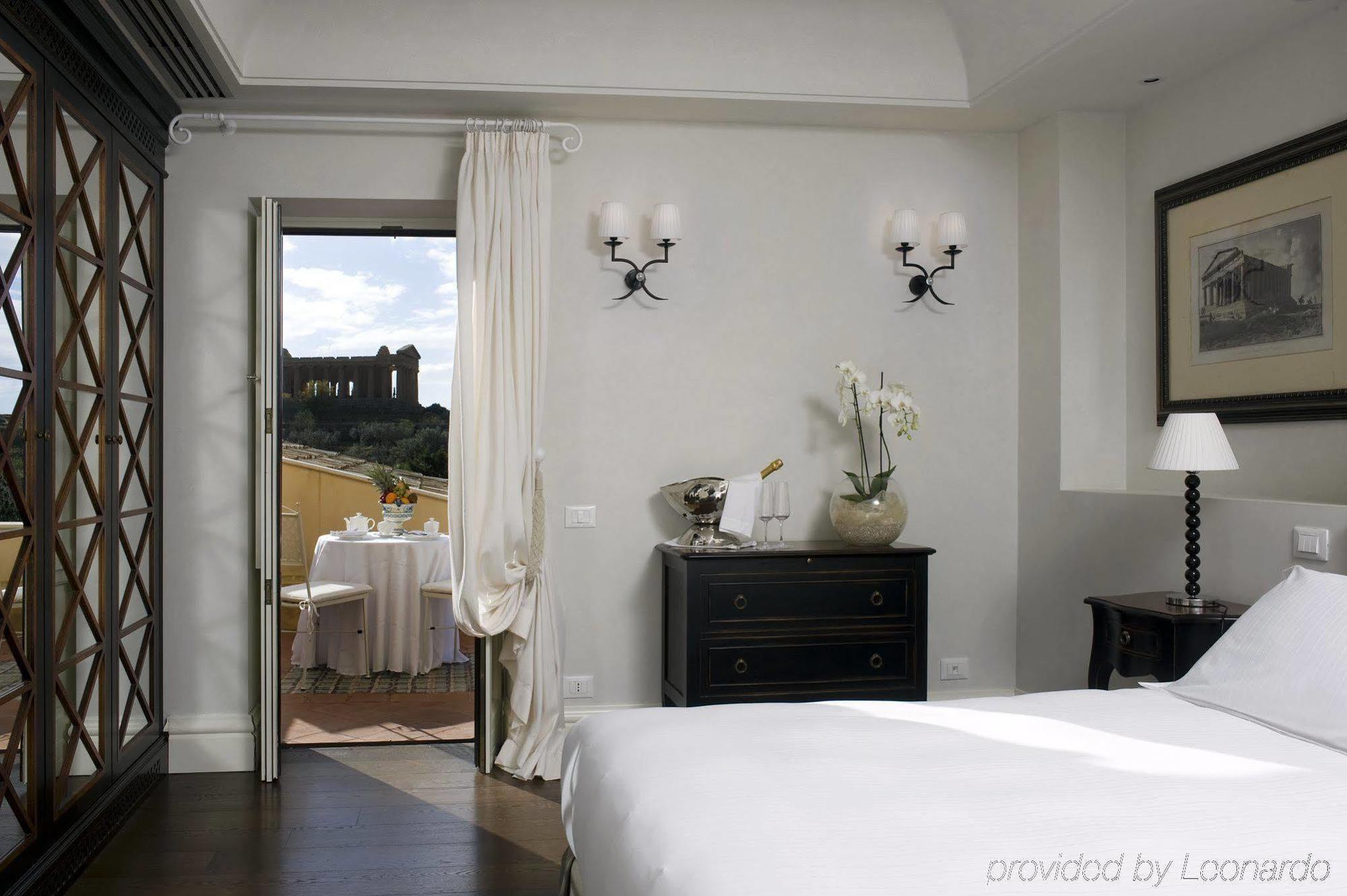 Villa Athena Resort Agrigento Szoba fotó A room at the Hotel