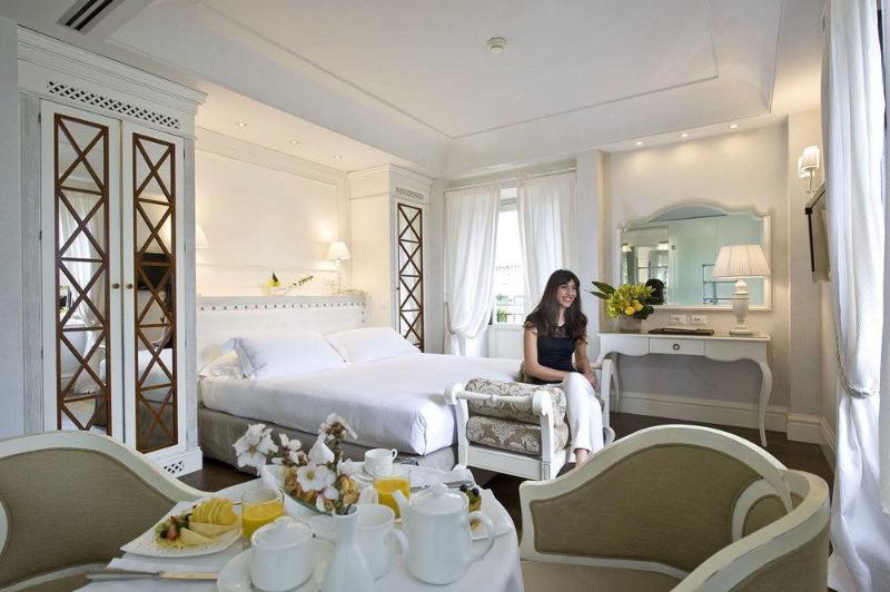Villa Athena Resort Agrigento Kültér fotó A suite at the Mandarin Oriental, Bangkok